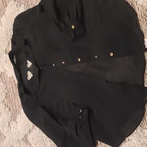 ❤️10/$20 Euc heart cutout blouse Read Valentines Day